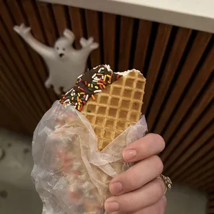 Extra-special-once-in-a-blue-moon choco taco