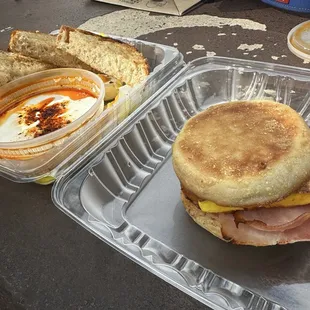 Brekky sandwich Turk-ish eggs