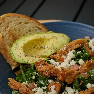 Kale, Multigrain Bread, Cherry Tomato, Fried Oyster Mushroom, Feta Cheese BBQ Sauce Lemon Dressing.