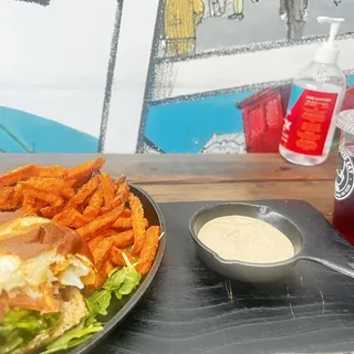 Cauliflower Sandwich/ With Fries