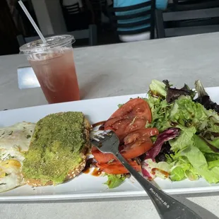 Avocado Toast &amp; Strawberry Açaí