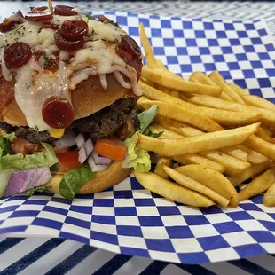 I-ten burger and fries.