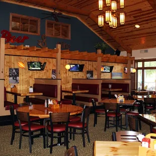 TVs at every booth so you don&apos;t miss the big game!