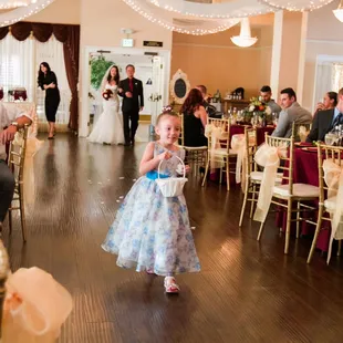 Our flower girl coming down and my father and I behind :)