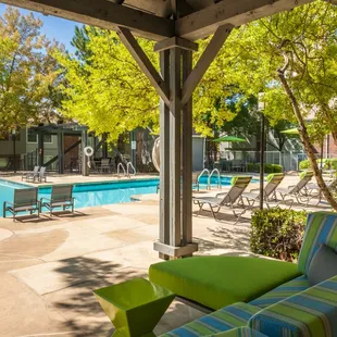 Pool Lounge