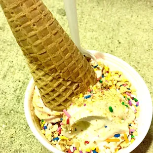 Small half strawberry + half vanilla ice cream with the crunch topping