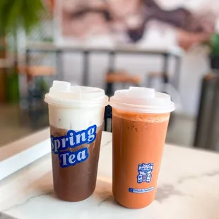 Roasted Oolong Tea w/ Cheese Foam &amp; Thai Tea