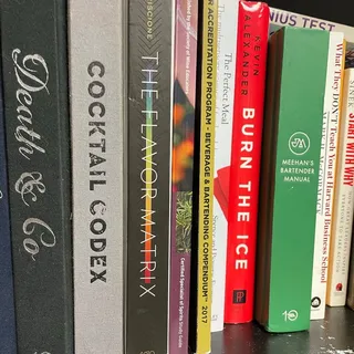G R.