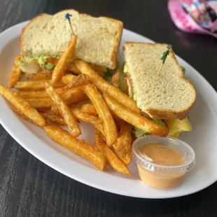 Sourdough Sandwich w/ Fries