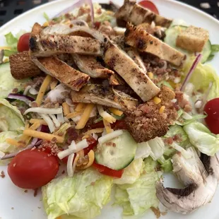 Chef Salad with Grilled Chicken