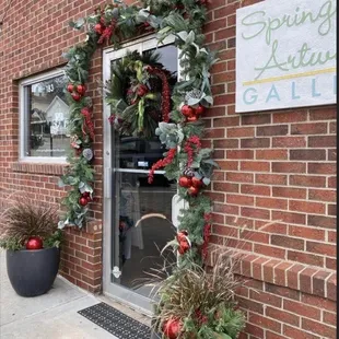 Front of Springfield Artworks and Margie Trembley Chapeaux for the holidays