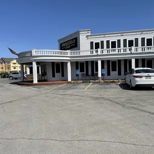 the outside of the restaurant