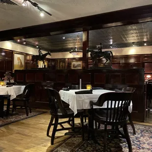 Decorate is the first thing you see when entering dinning