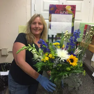 Karen, from Springs In Bloom, helped me put this AMAZING arrangement together.  What a professional!