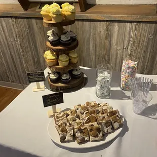 Cupcakes and s&apos;mores bars