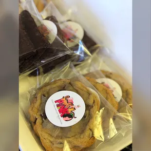 Fresh bake cookies/brownies