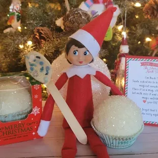 Elf on the shelf arrival hot cocoa bomb