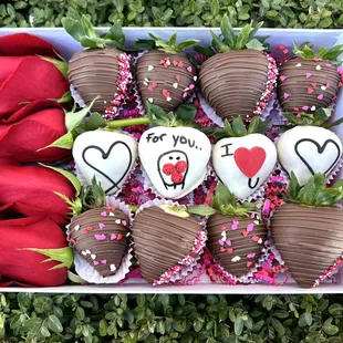 Dozen chocolate covered strawberries with 4 roses $50