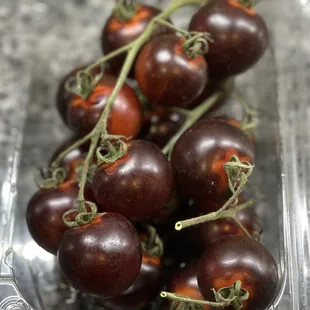 These tomatoes!!! So juicy tasted like concentrated tomato flavour so rich! Such a treat after bland winter tomatoes Lol!