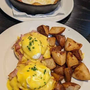 Eggs Benedict &amp; savory dutchbaby.