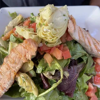 Grilled Salmon Salad