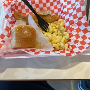 Catfish and Mac and cheese basket