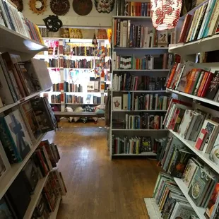 A whole nook of books for kooks.
