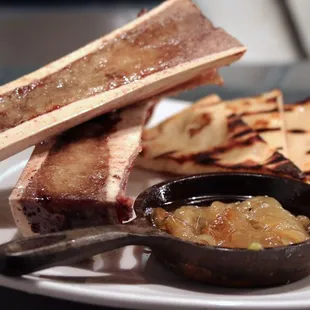 BONE MARROW Marrow bones, crostini, caramelized onions