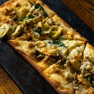 BLUE CRAB &amp; ARTICHOKE 4 cheese sauce, spinach, parmesan