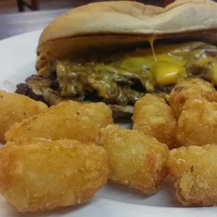 a cheeseburger and tater tots