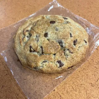 Chocolate Chip Jumbo Cookie