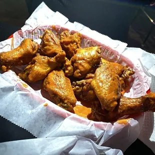 Medium wings