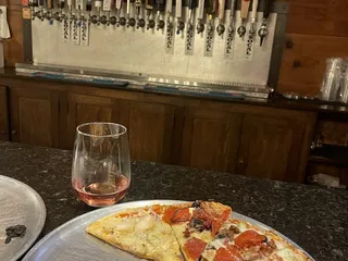 Yia Yia's Pizza & Beer