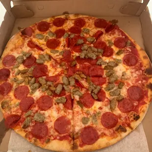 Pepperoni and sausage Squisito Pizza