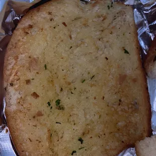 Crunchy Garlic Bread comes with pasta