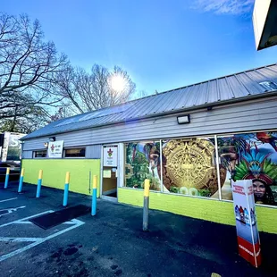  the outside of a restaurant