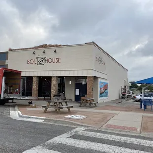 Great seafood here!! NEW LOCATION IN DOWNTOWN ROCKPORT!! Austin Street.