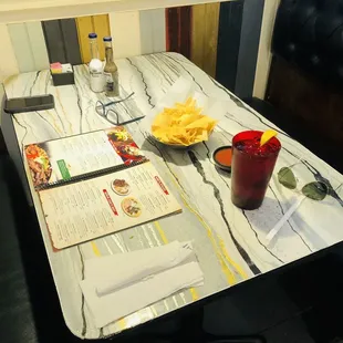 sushi and sashimi, interior