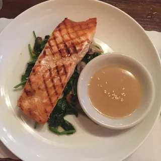 Sri Siam Grilled Salmon