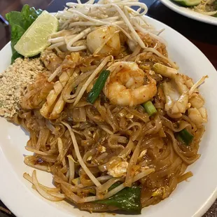 N1. Pad Thai Seafood Combination