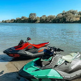 Enjoying the sacramento river on the seadoo spark jet skis