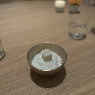 K&amp;J Orchards White Peach Bingsu