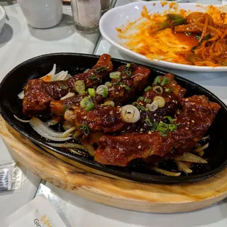 Dwegi (Pork) Galbi