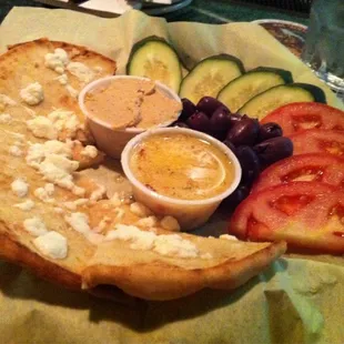 Hummus plate