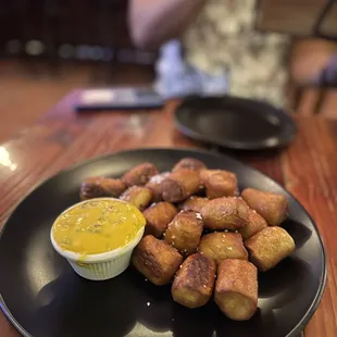 Pretzel bites and jalapeño cheese