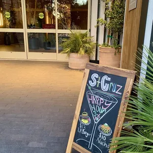 Exterior Hotel Entrance
