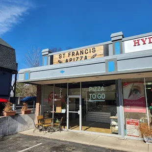 the outside of a restaurant