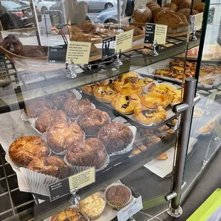 food, donuts, dough desserts