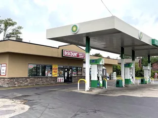 Discount Smokes & Liquor