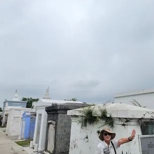 St louis cemetery #1 w/tour guide Denise